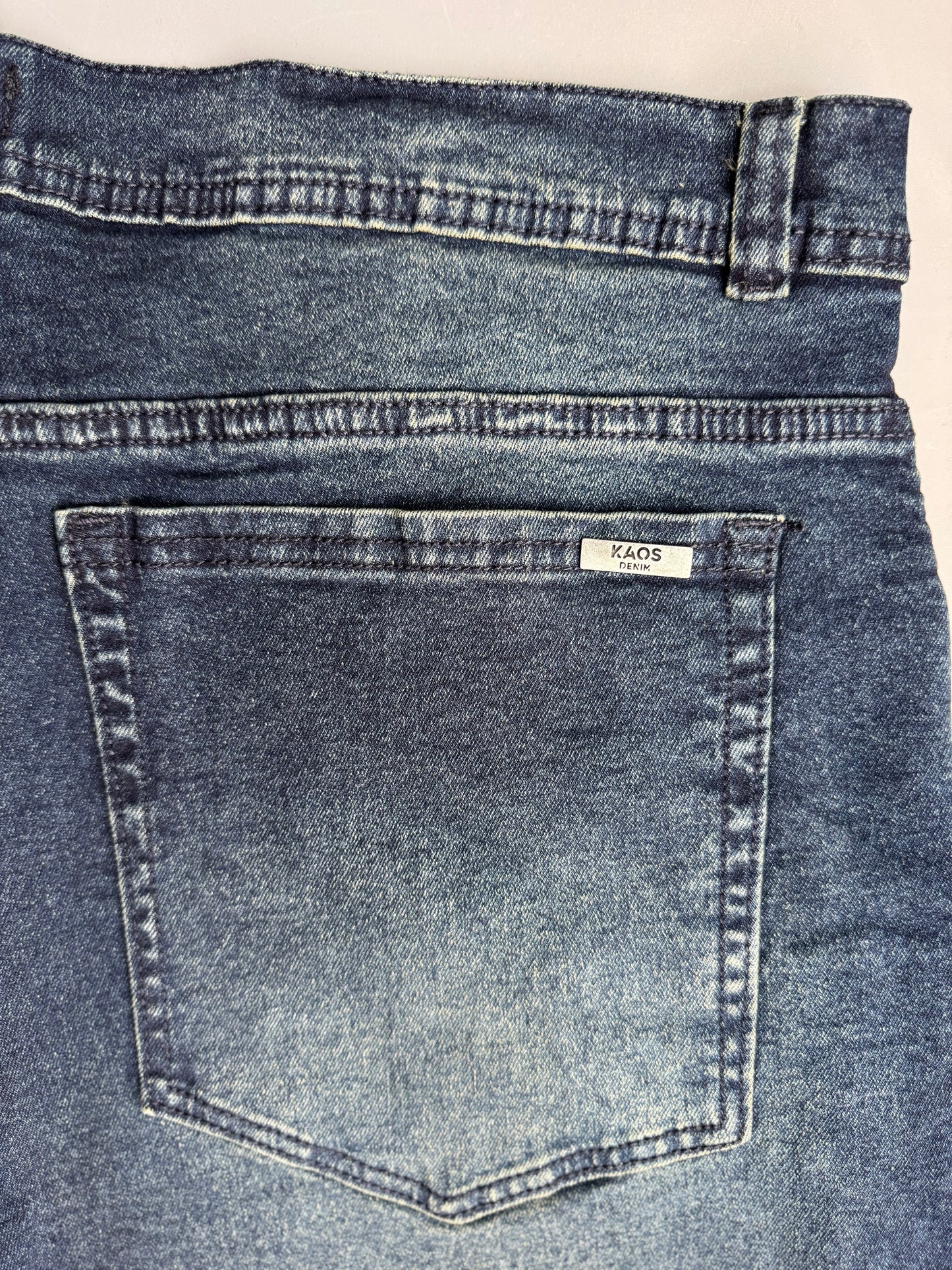 Jean Clásico Kaos Talla Grande