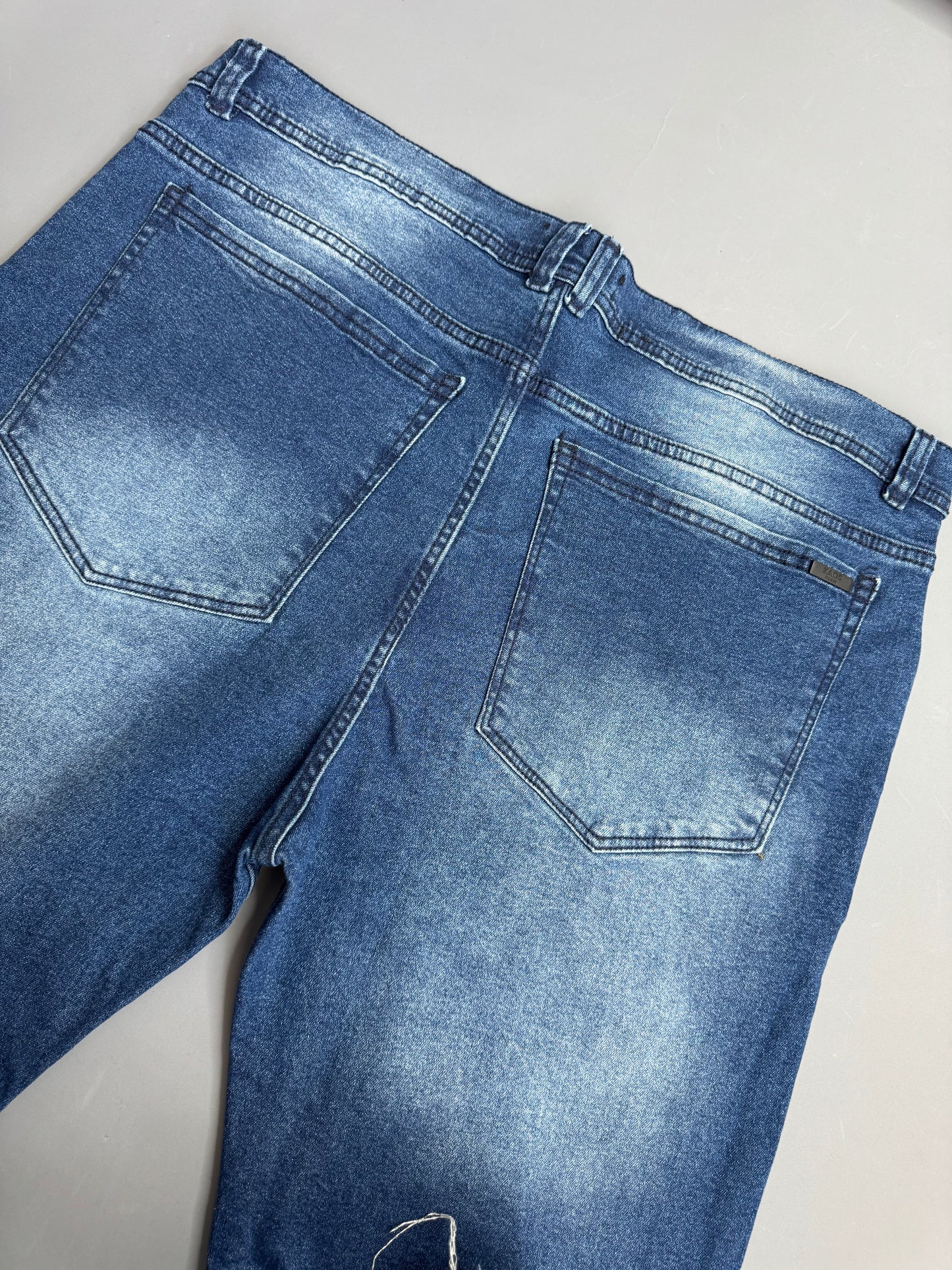 Jean Clásico Kaos Talla Grande